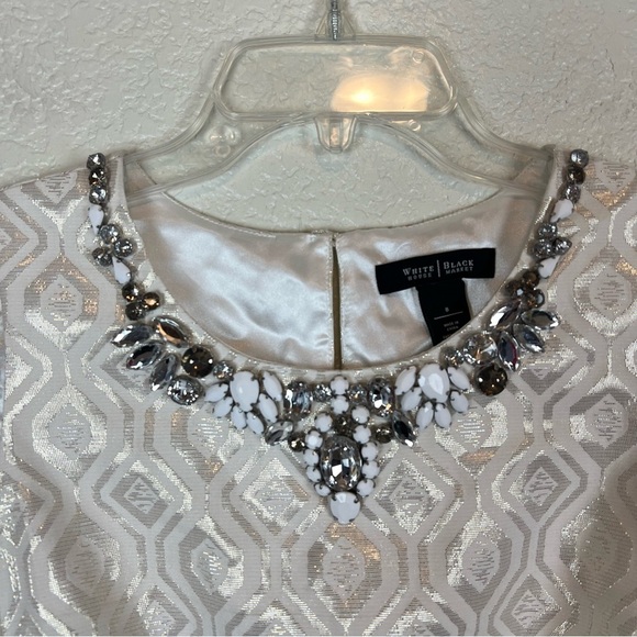 WHBM White Metallic Jacquard Shift Mini Dress Jewel Embellished Neckline size 8 - Picture 5 of 13